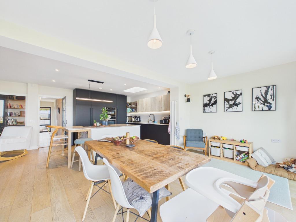 House in Edinburgh, Liberton and District - View 3