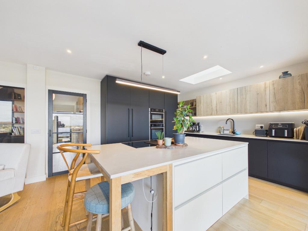 House in Edinburgh, Liberton and District - View 4