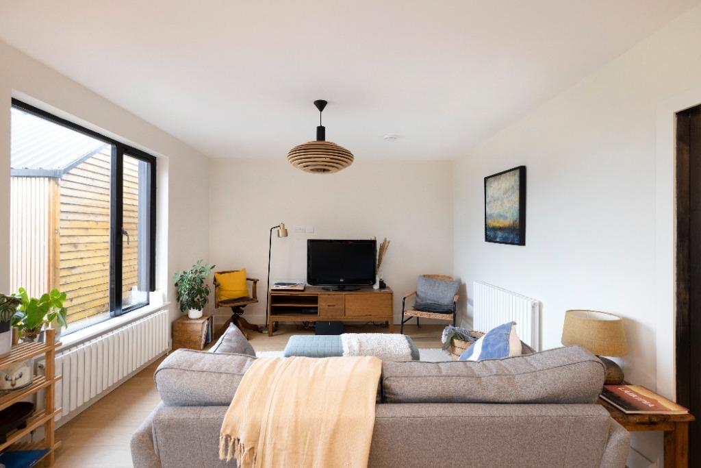 House in Edinburgh, Liberton and District - More