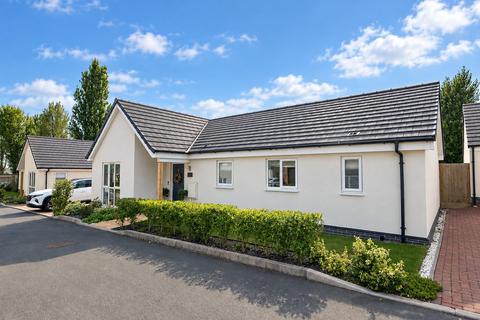 3 bedroom detached bungalow for sale, Thompsons Yard, Yaxley, Peterborough