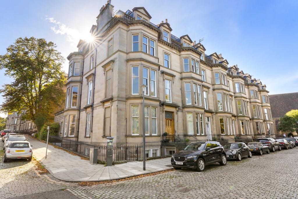 Apartment in Edinburgh - View 3