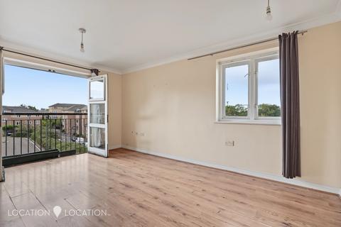 2 bedroom flat for sale, Buxhall Crescent, London, E9