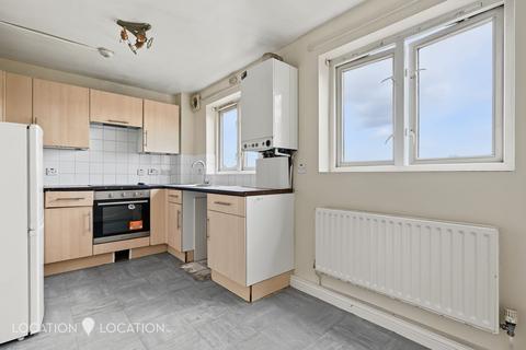 2 bedroom flat for sale, Buxhall Crescent, London, E9
