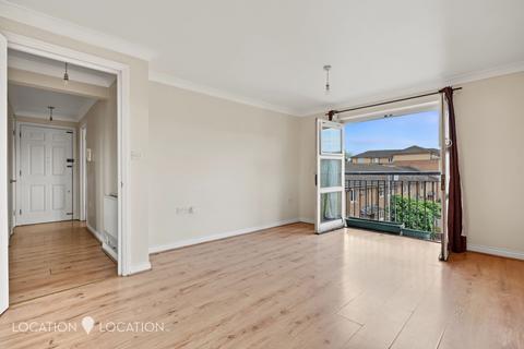 2 bedroom flat for sale, Buxhall Crescent, London, E9