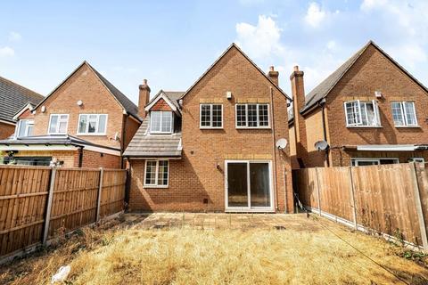 4 bedroom detached house to rent, Clifford gardens, Hayes, Middlesex