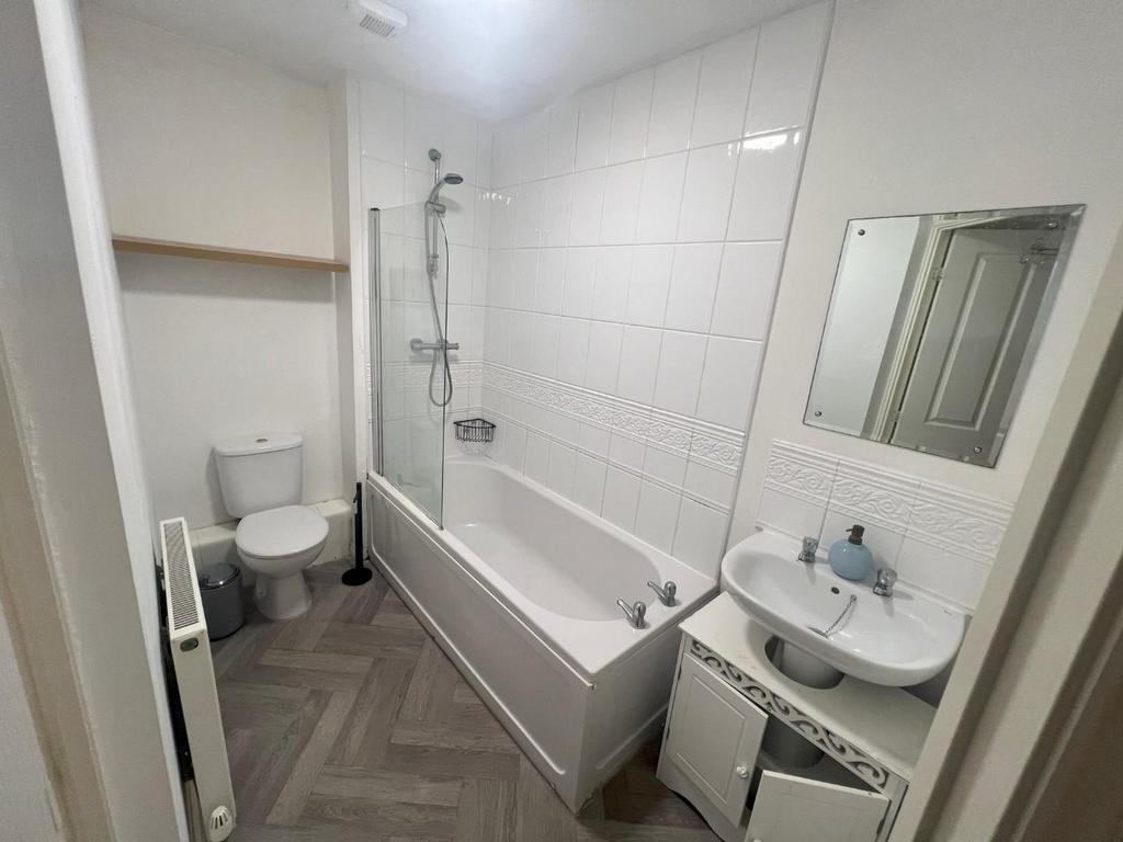 Apartment in Newcastle Upon Tyne - More