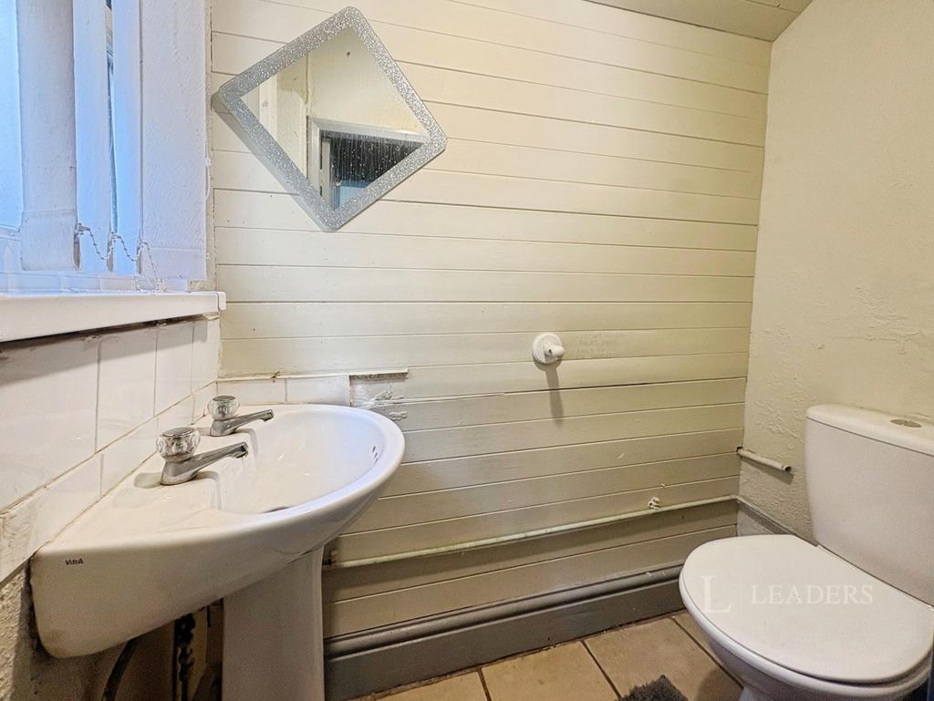 House in Beeston - View 5