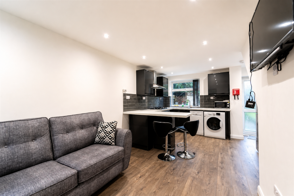 House in Birmingham, West Midlands - View 4