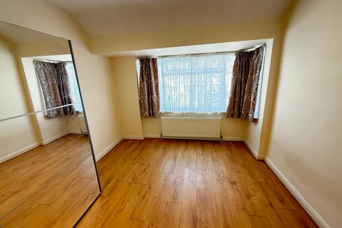 3 bedroom terraced house to rent, Abercorn Crescent, Harrow HA2