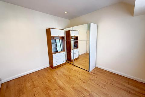 3 bedroom terraced house to rent, Abercorn Crescent, Harrow HA2
