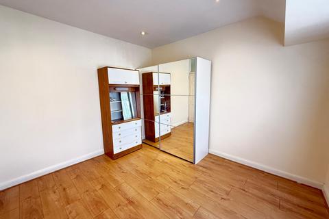 3 bedroom terraced house to rent, Abercorn Crescent, Harrow HA2
