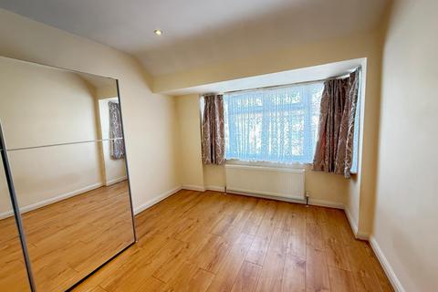 3 bedroom terraced house to rent, Abercorn Crescent, Harrow HA2
