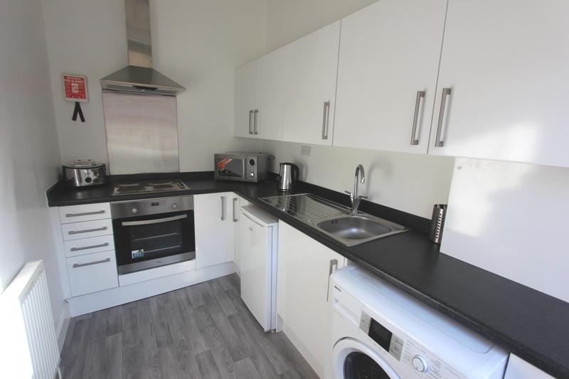 Apartment in Edinburgh, Lorne, Leith Central - View 2