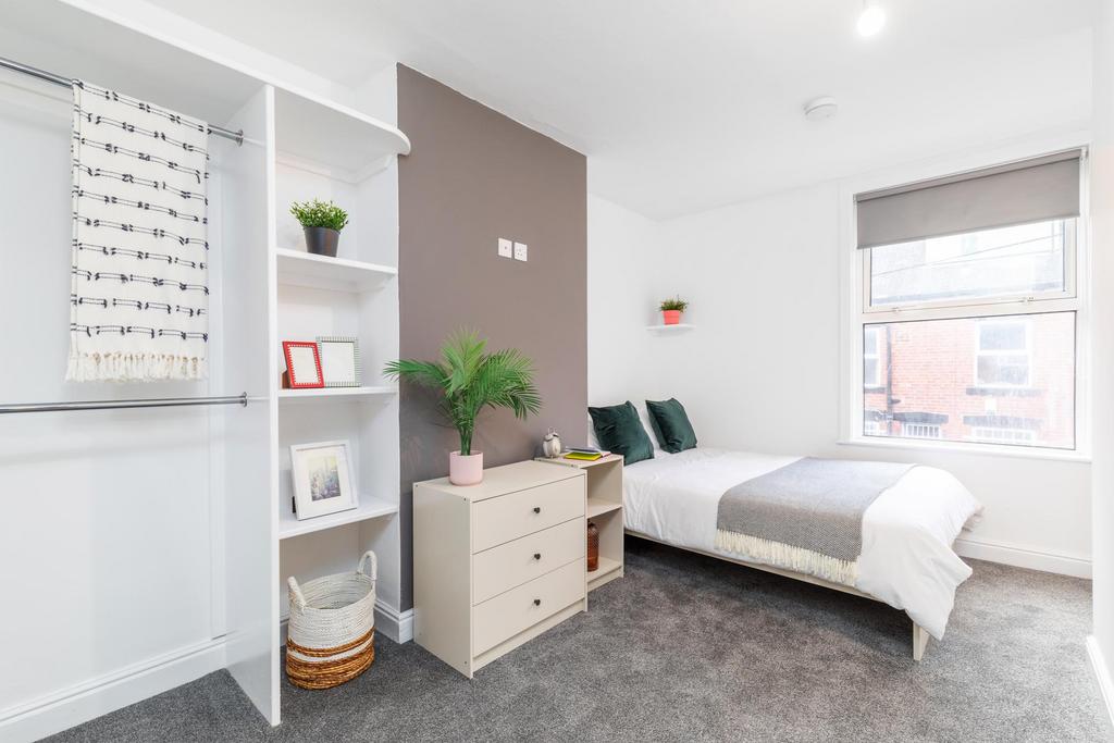 House in Leeds - View 4