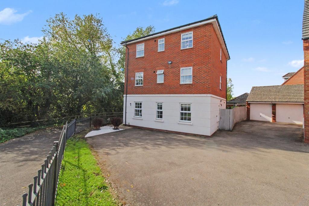 House in Leicester - View 2