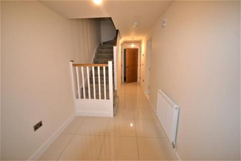 5 bedroom townhouse to rent, Poppy Road, Wilmslow