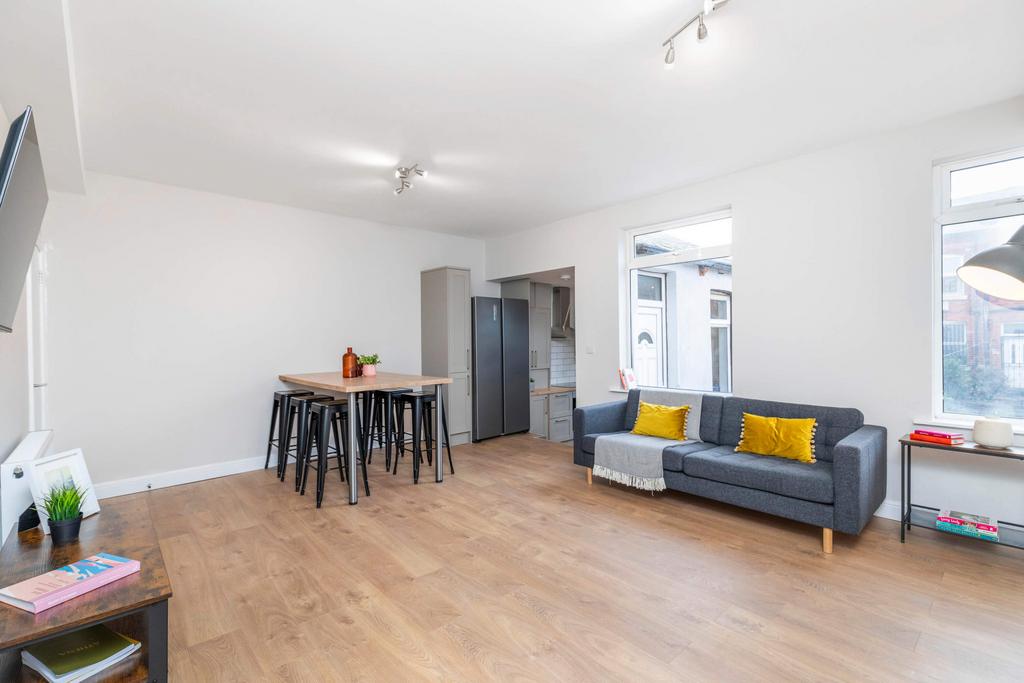 House in Leeds - View 2