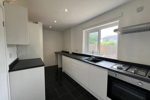 3 bedroom terraced house to rent, Clough End Road, Hyde, SK14 3PX