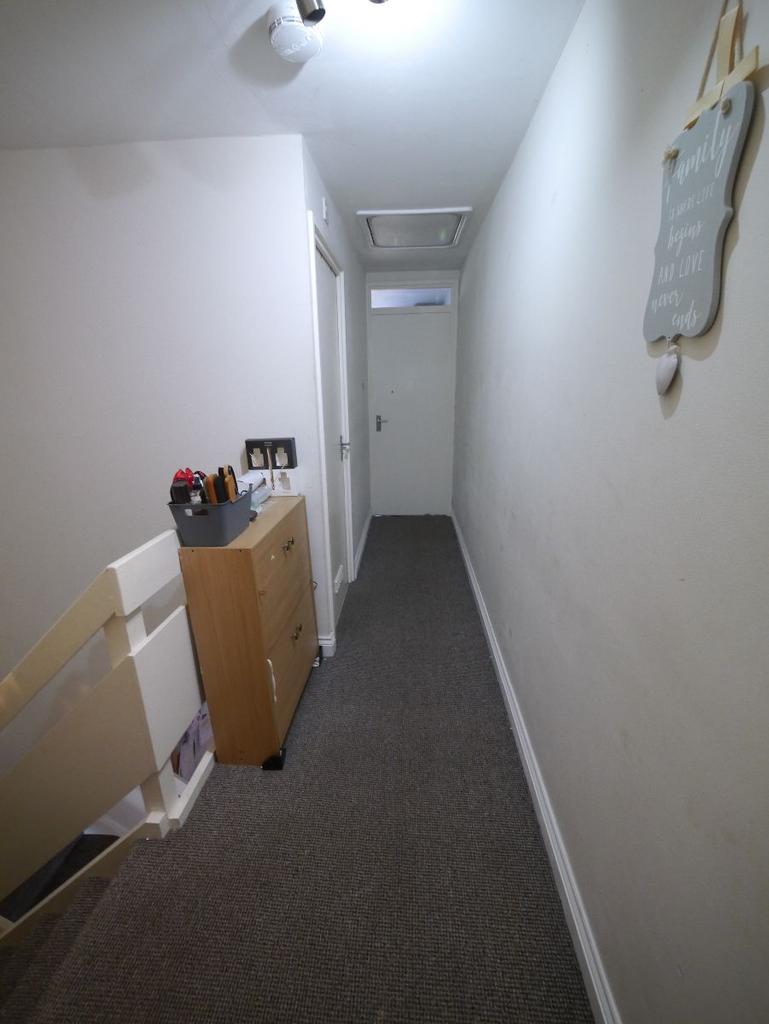 House in Newcastle upon Tyne, Blakelaw, East Denton - More
