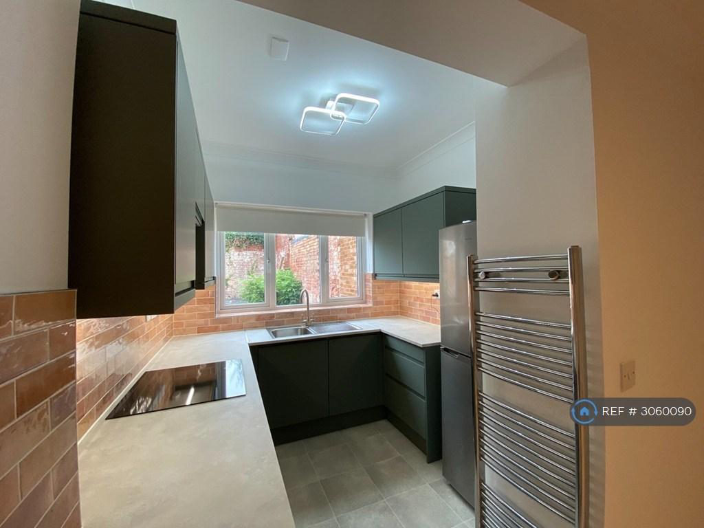 Apartment in Nottingham, Carrington - View 4