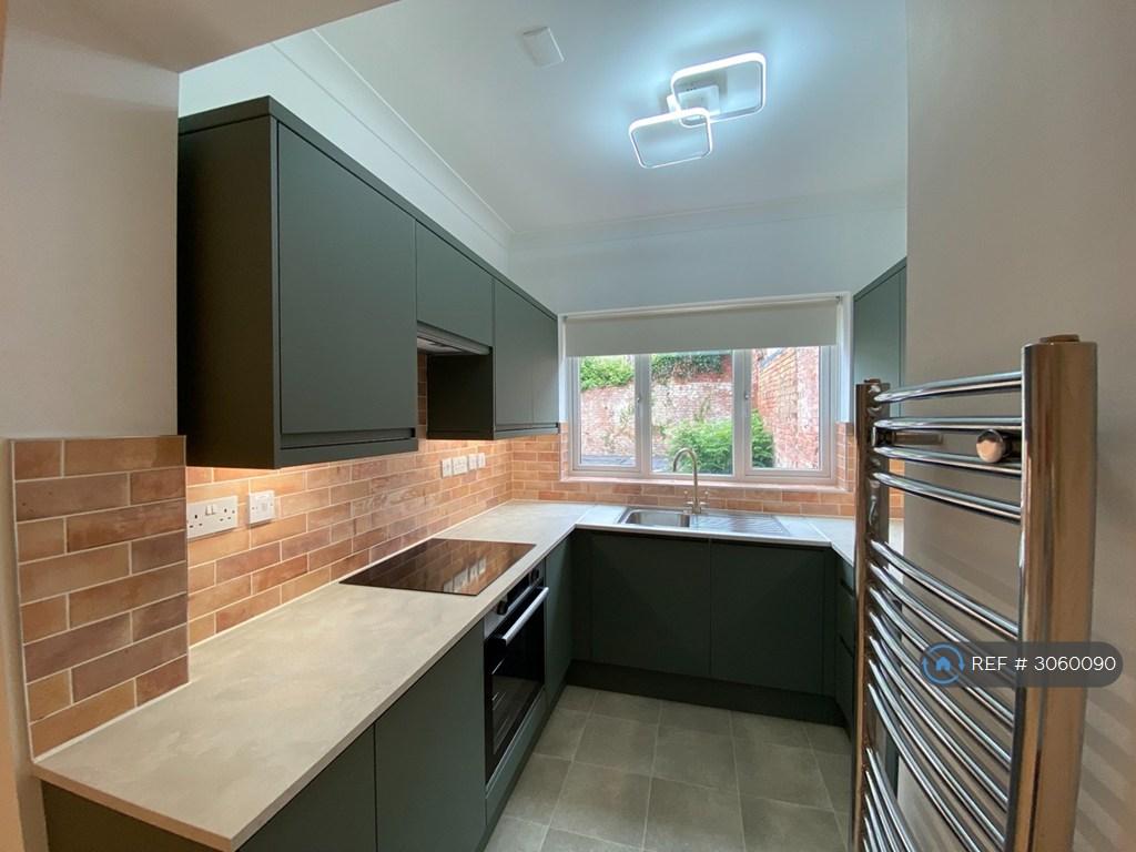 Apartment in Nottingham, Carrington - View 5