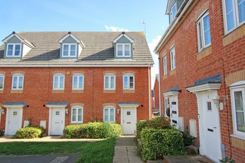 3 bedroom end of terrace house to rent, Corby, Northants, NN18