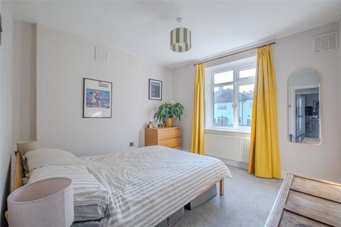 2 bedroom apartment for sale, Knollys Road, London SW16