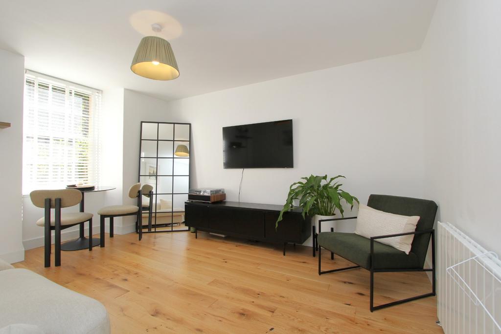 Apartment in Edinburgh - View 4