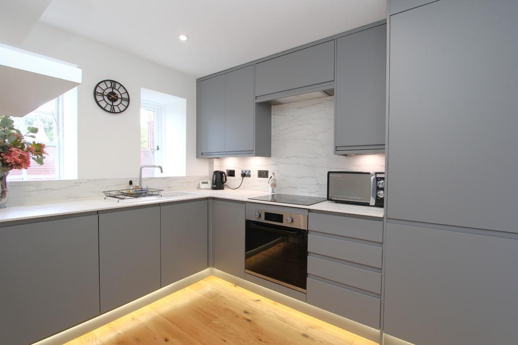 Apartment in Edinburgh - More