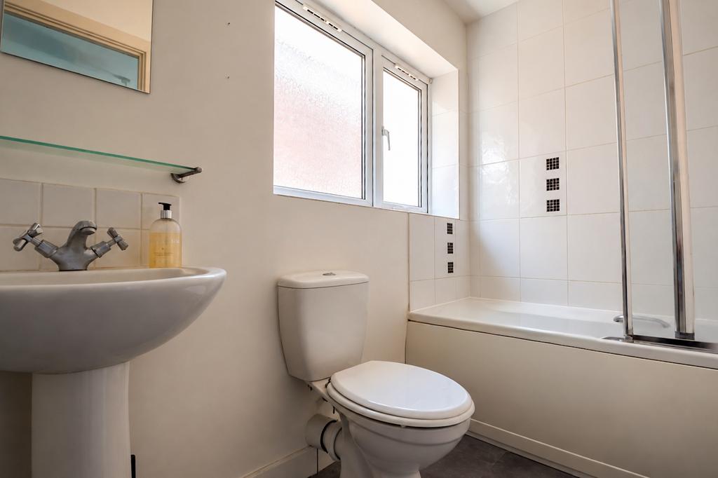 Apartment in Southampton - More