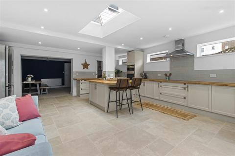 6 bedroom semi-detached house for sale, Royal Parade, Eastbourne