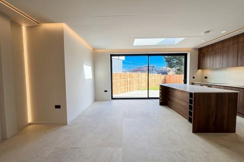 4 bedroom house to rent, Brookhill Road, Barnet, EN4
