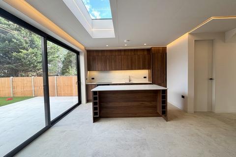 4 bedroom house to rent, Brookhill Road, Barnet, EN4