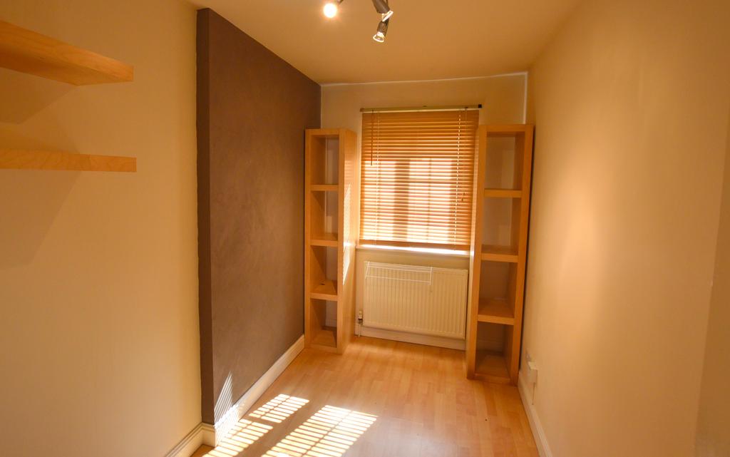 Apartment in Leeds - More