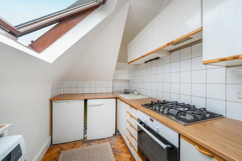 2 bedroom flat for sale, Chatsworth Road, London, NW2