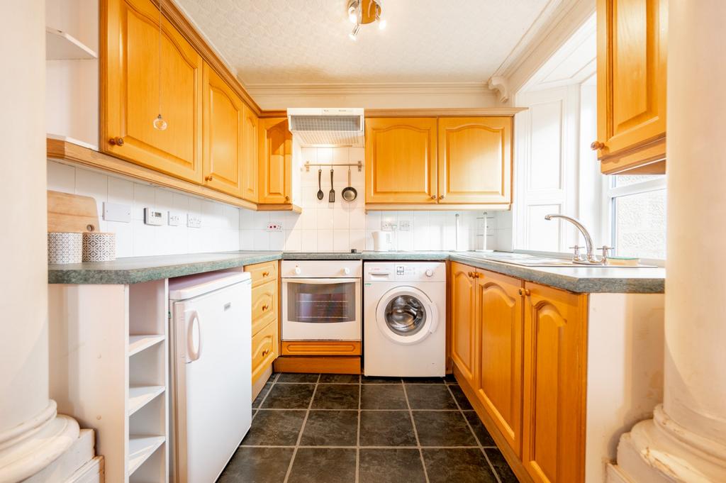 Apartment in Pollokshields - More