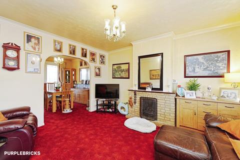 3 bedroom semi-detached house for sale, Badgers Croft, London, SE9