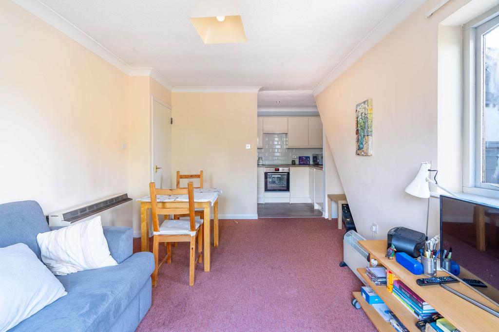 Apartment in Cambridge - View 3