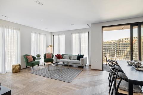 3 bedroom flat to rent, Fenman House, King's Cross, London, N1C