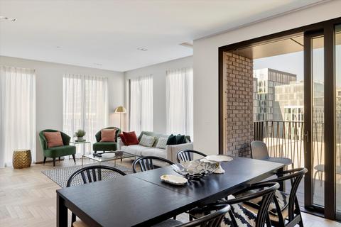 3 bedroom flat to rent, Fenman House, King's Cross, London, N1C