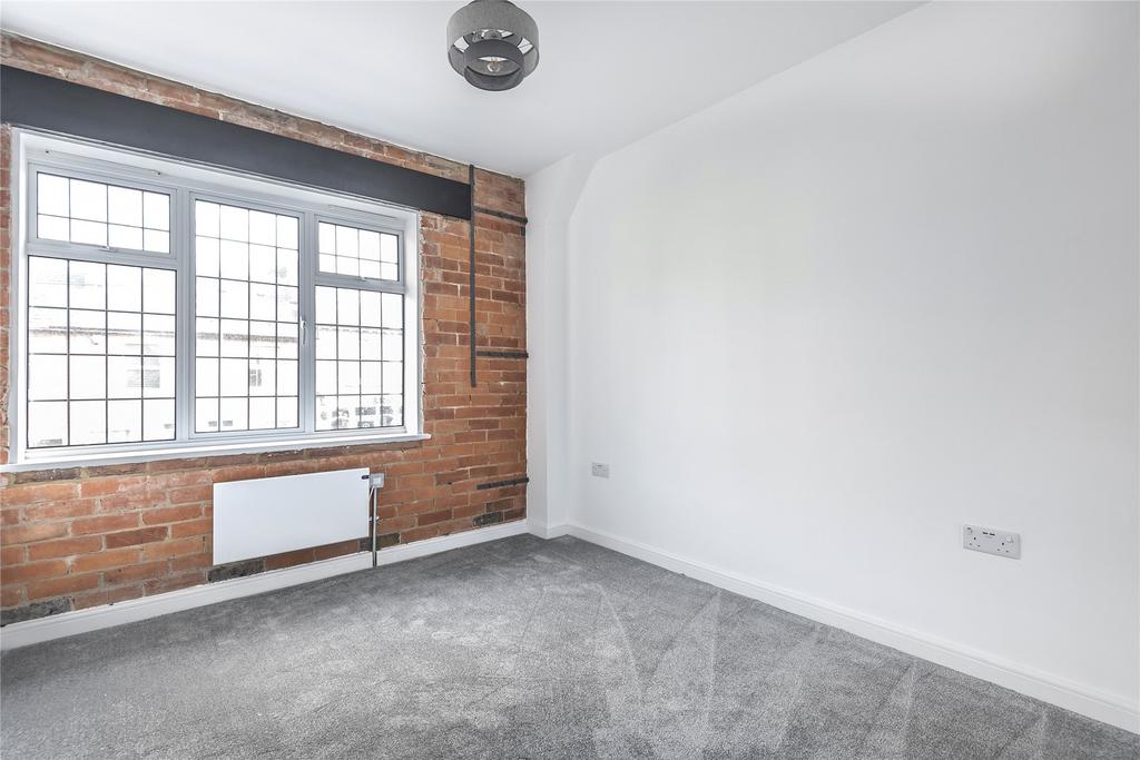 Apartment in Reading - View 4