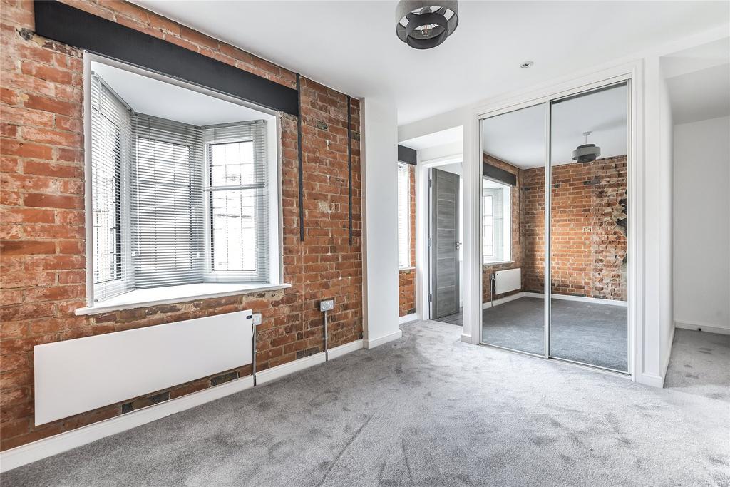 Apartment in Reading - View 5
