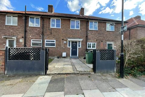 3 bedroom terraced house to rent, Sandpit Road, Bromley, BR1