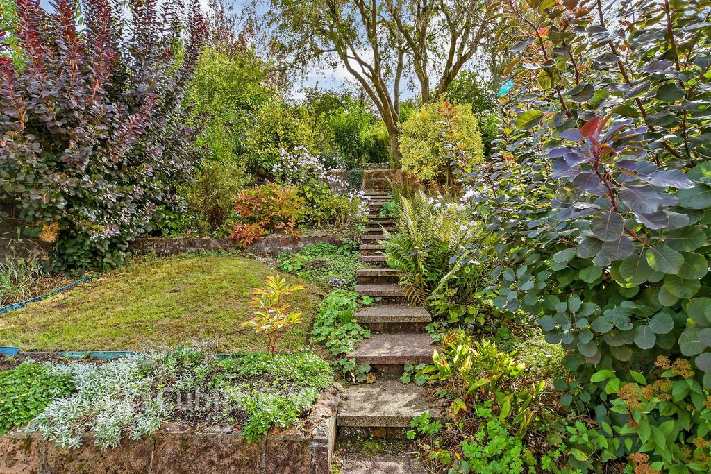 House in Brighton, Patcham, Hollingbury - View 2