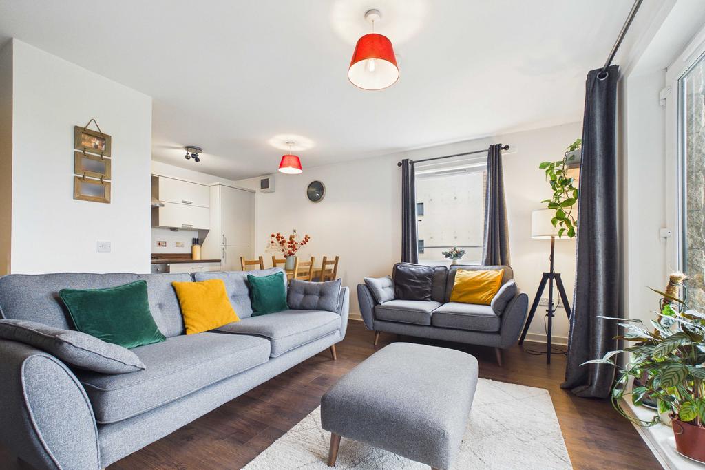 Apartment in Edinburgh, Lorne, Leith - View 2