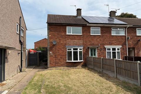 2 bedroom end of terrace house to rent, Twickenham Road, Eyres Monsell