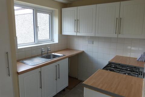 2 bedroom end of terrace house to rent, Twickenham Road, Eyres Monsell
