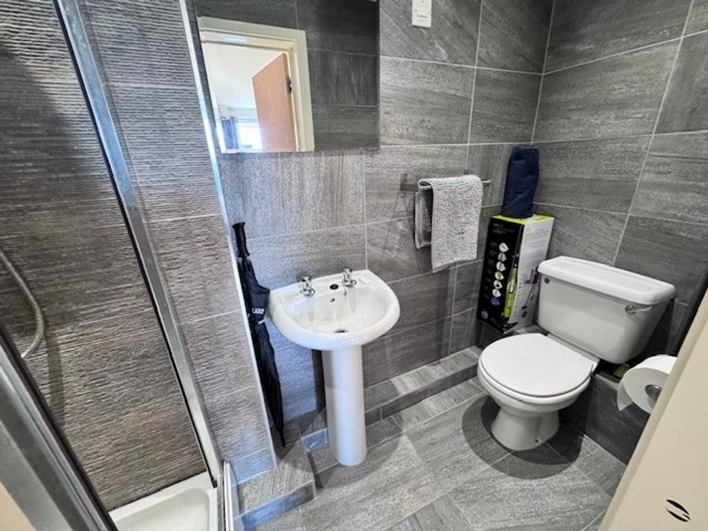 Apartment in Cardiff, Pontprennau - View 5