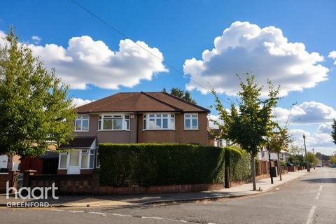 3 bedroom semi-detached house for sale, Derwent Road, Southall