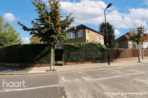 3 bedroom semi-detached house for sale, Derwent Road, Southall